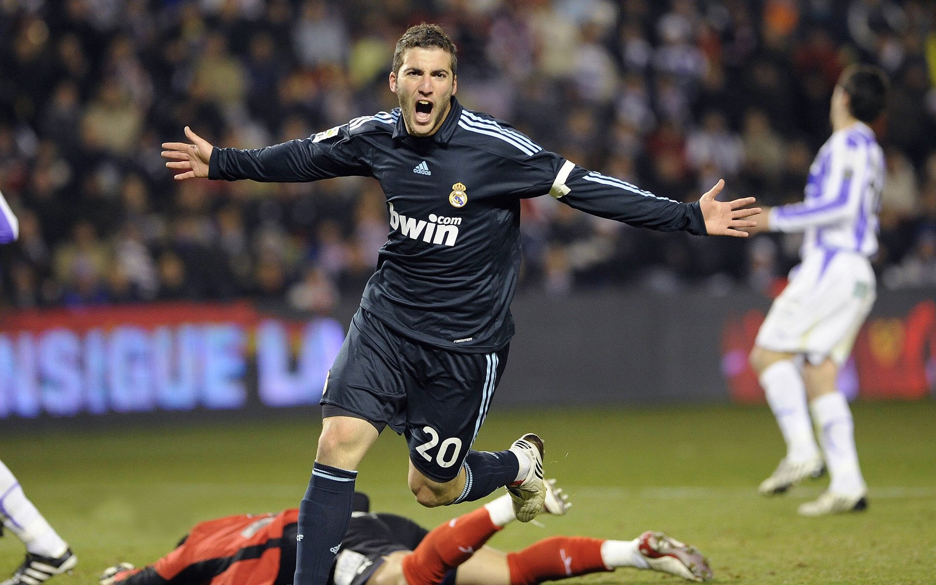 球衣销量排名球迷最爱球星出炉，球员球衣销量排行榜